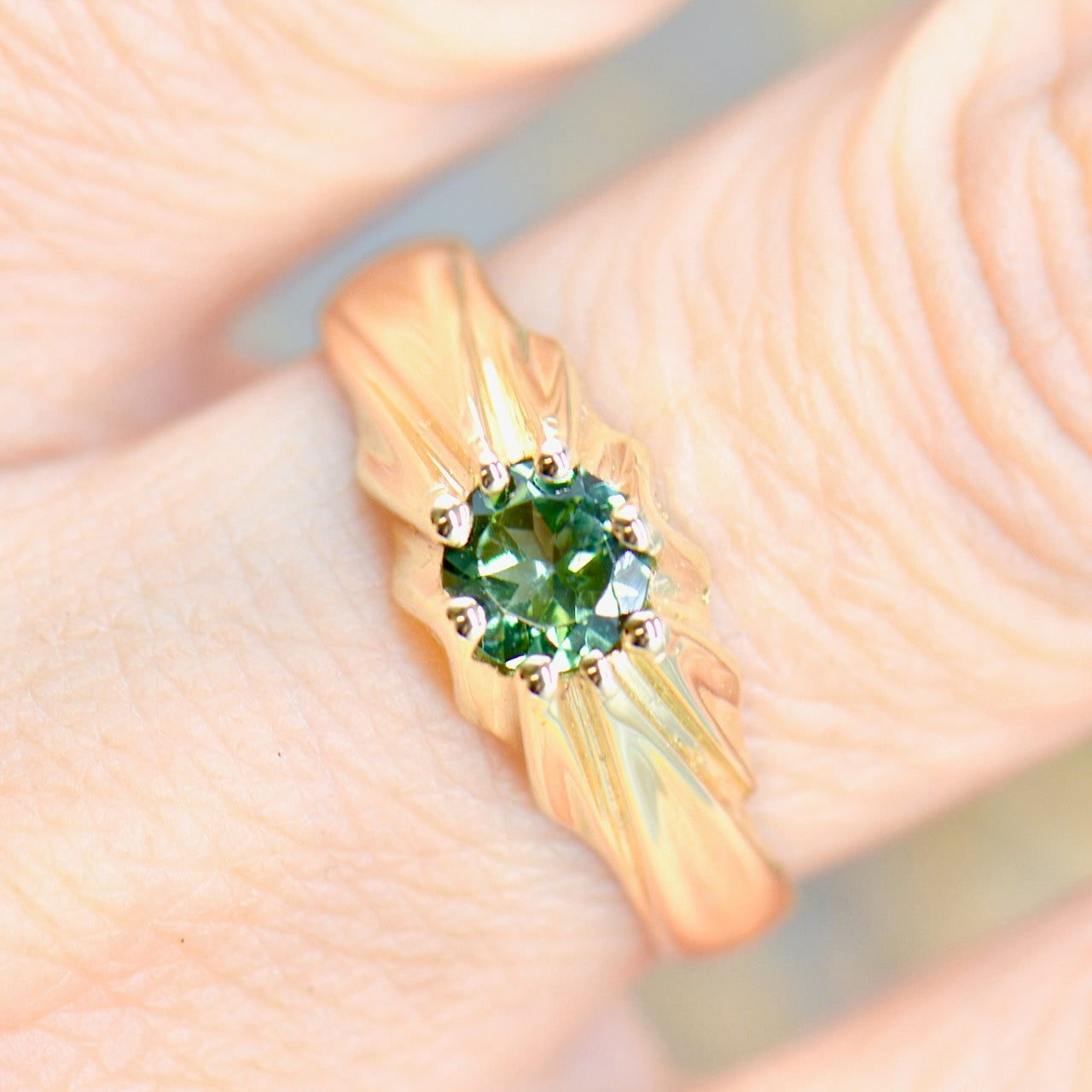 Vintage 1980s Bluish-Green Tourmaline 9ct Yellow Gold Solitaire Signet Ring (0.46ct)