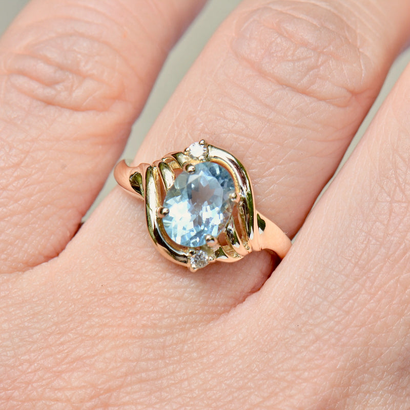 Vintage Aquamarine & Diamond Cross-Over Set Ring (1.15cts)