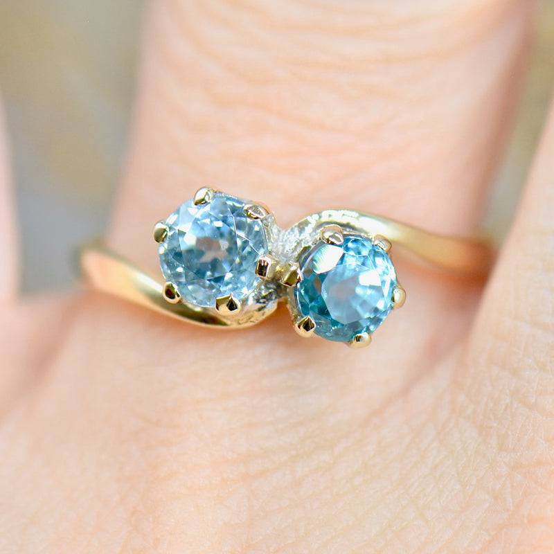 Vintage Blue Zircon Toi Et Moi 9ct Yellow Gold Engagement Ring (1.66cts)