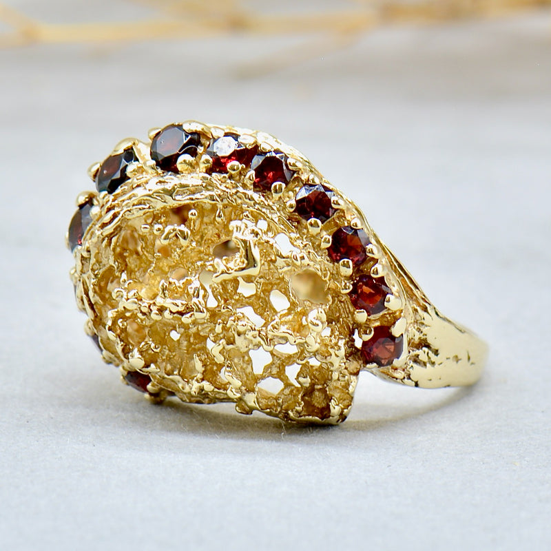 Vintage 1970s 9ct Yellow Gold Garnet Brutalist Abstract Ring