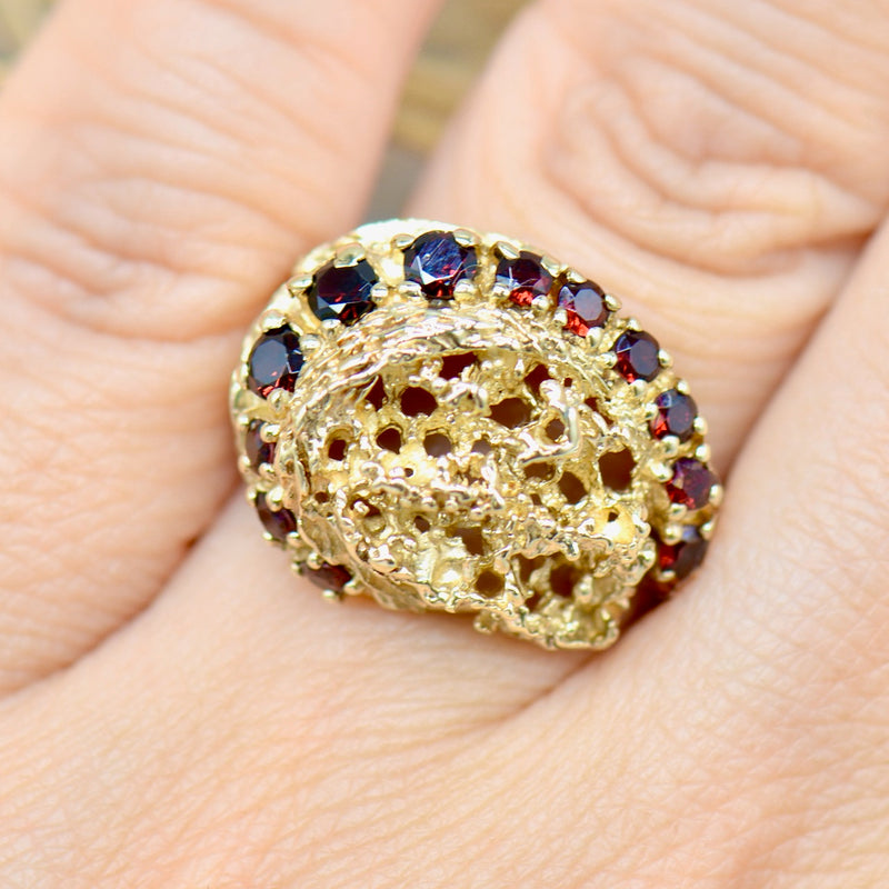 Vintage 1970s 9ct Yellow Gold Garnet Brutalist Abstract Ring