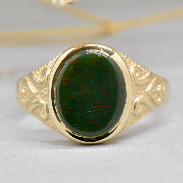 Vintage 1980s 9ct Yellow Gold Bloodstone Engraved Signet Ring