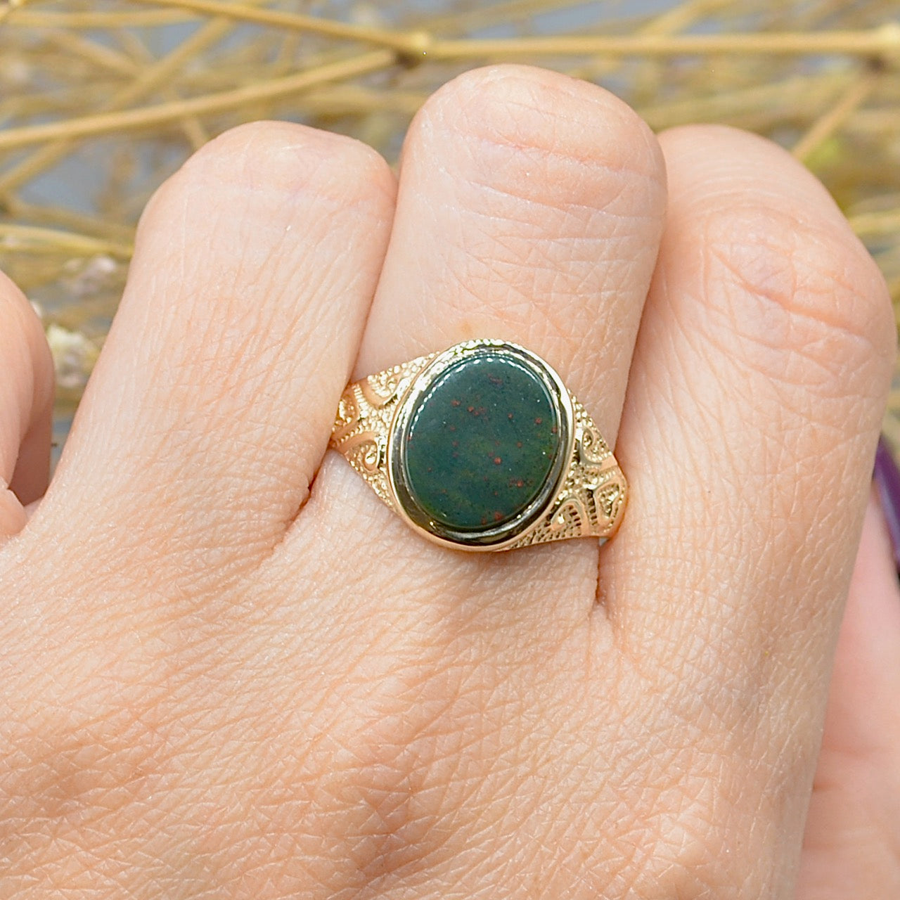 Vintage 1980s 9ct Yellow Gold Bloodstone Engraved Signet Ring