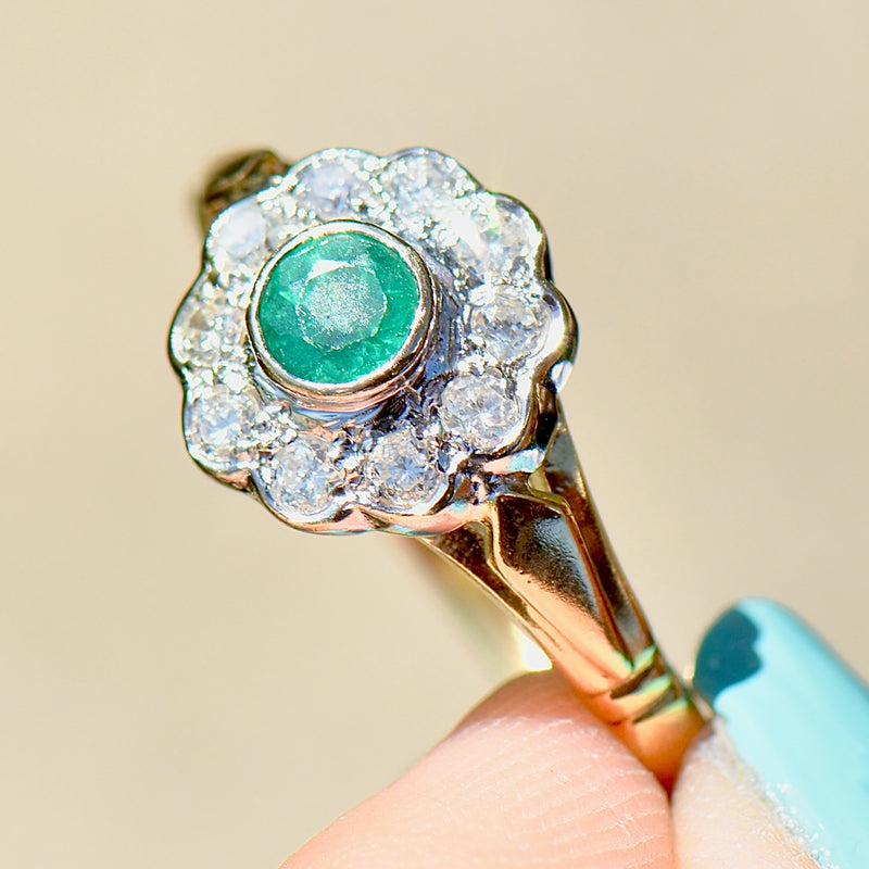 Vintage 1990s Emerald & Diamond 18CT Yellow Gold Daisy Engagement Ring (0.61ct)