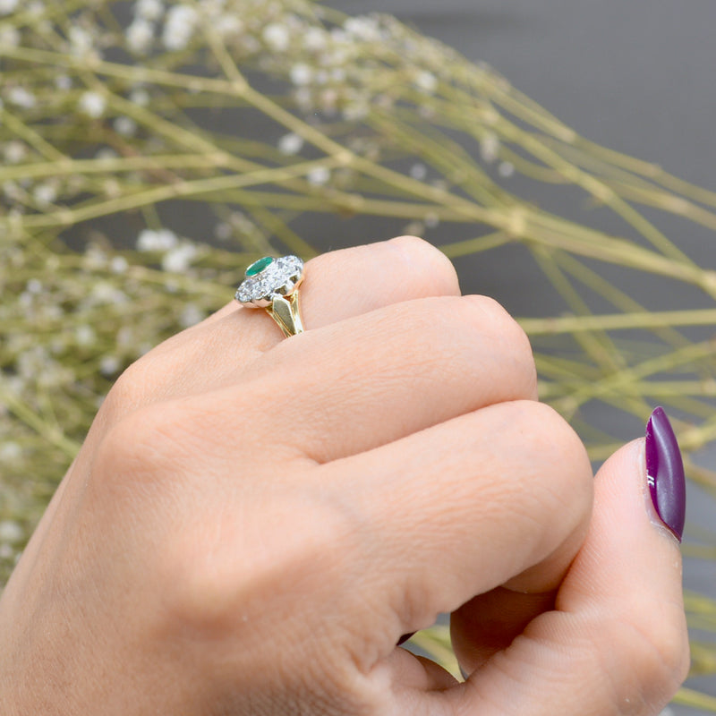 Vintage 18CT Gold Emerald & Diamond Daisy Engagement Ring