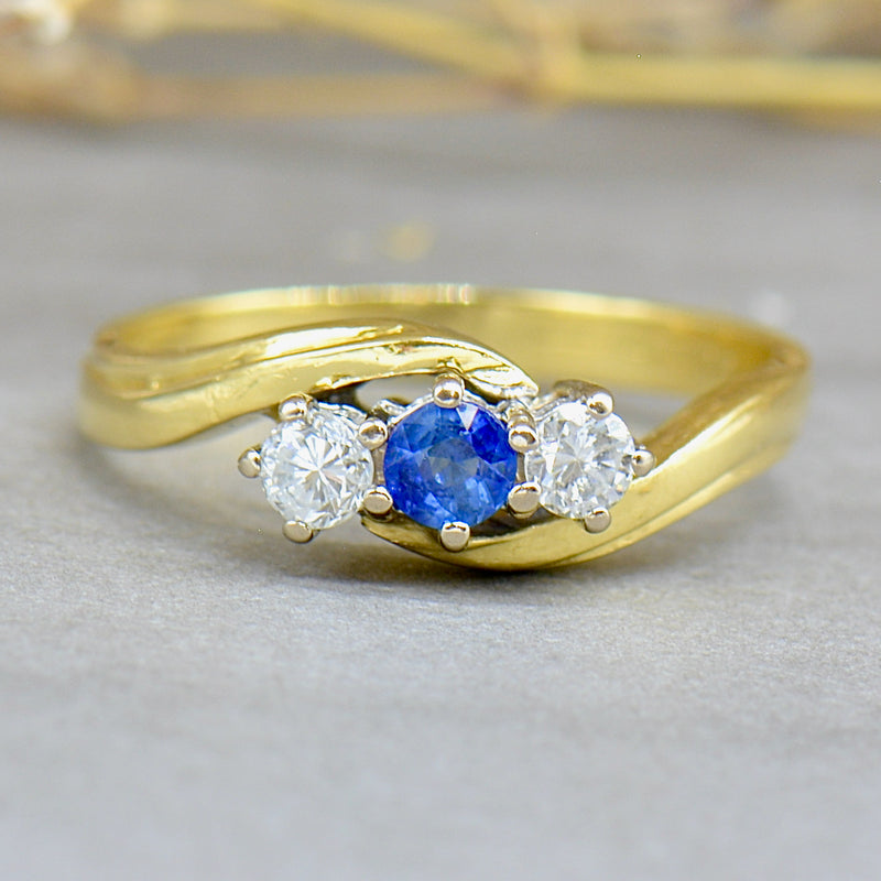 Vintage 18CT Yellow Gold Sapphire & Diamond Trilogy Engagement Ring