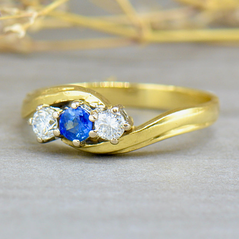 Vintage 18CT Yellow Gold Sapphire & Diamond Trilogy Engagement Ring