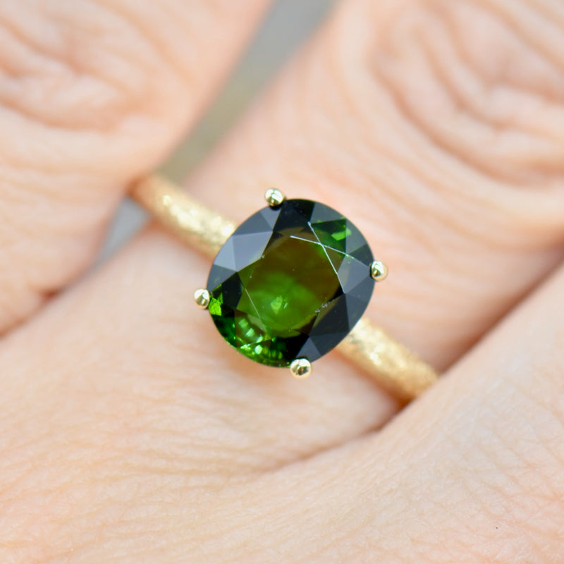 2000s Green Tourmaline 9ct Yellow Gold Solitaire Ring (1.76cts)