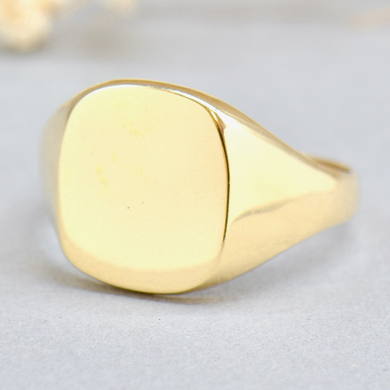 Vintage 1980s 9ct Yellow Gold Mens Signet Ring