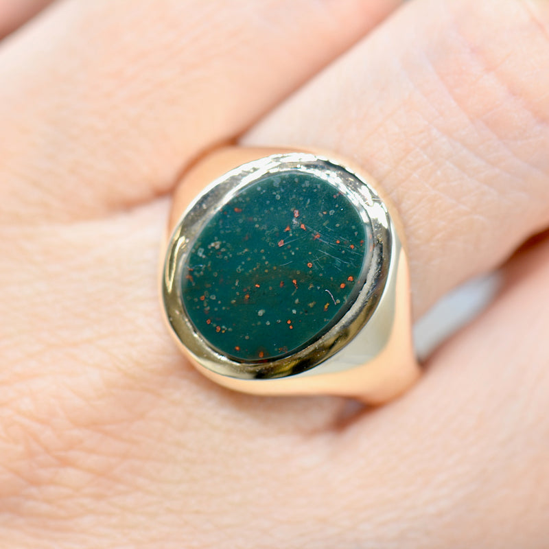 Vintage 1970s Bloodstone 9ct Yellow Gold Mens Oval Signet Ring