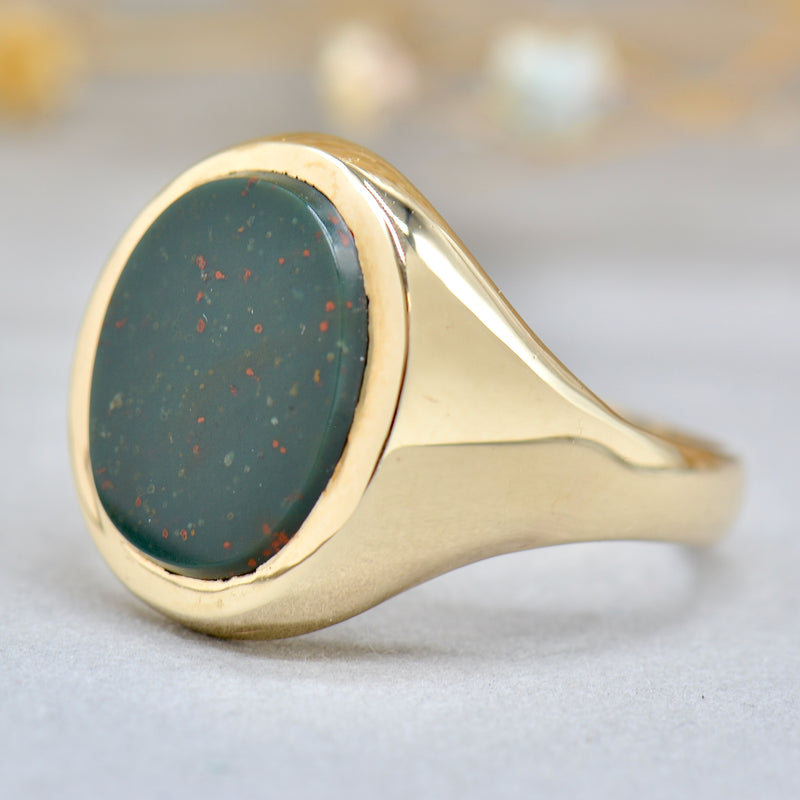 Vintage 1970s Bloodstone 9ct Yellow Gold Mens Oval Signet Ring