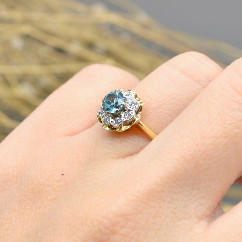 1940s Blue Zircon & Diamonds Flower Design Ring (0.81ct)