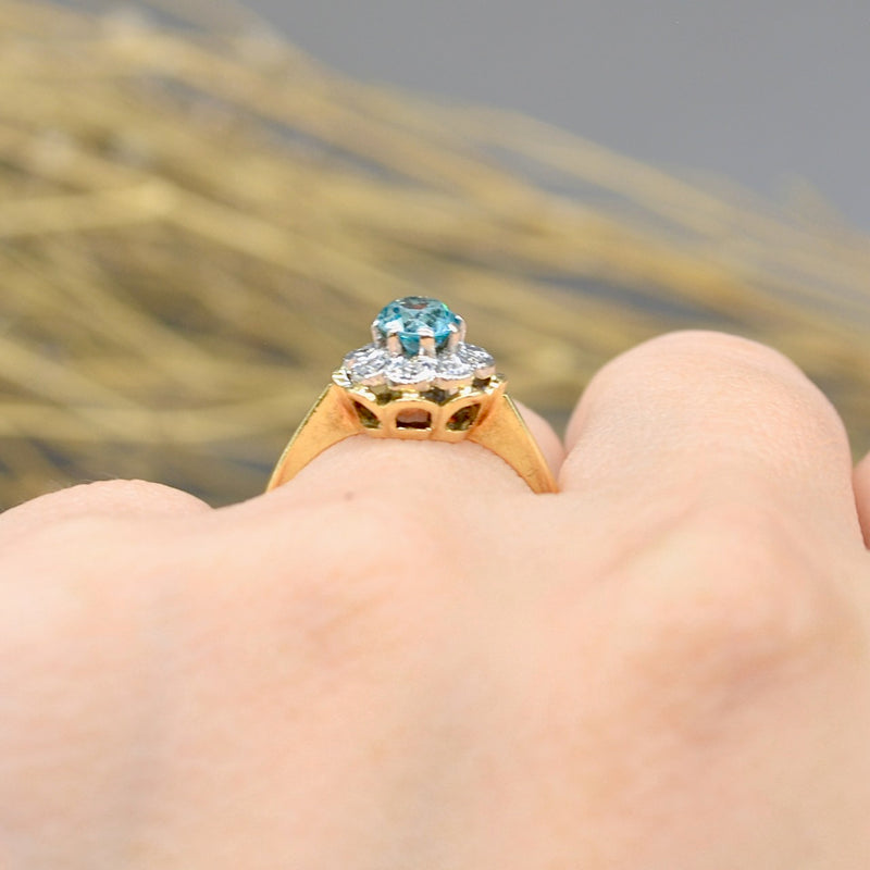 1940s Blue Zircon & Diamonds Flower Design Ring (0.81ct)