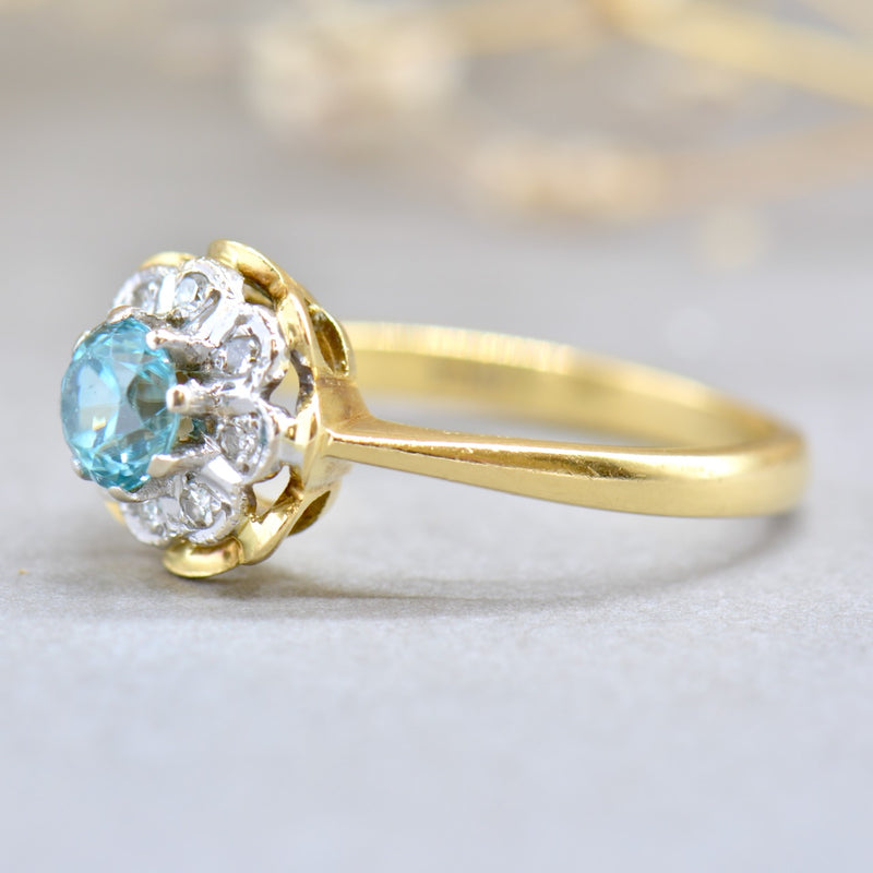 1940s Blue Zircon & Diamonds Flower Design Ring (0.81ct)