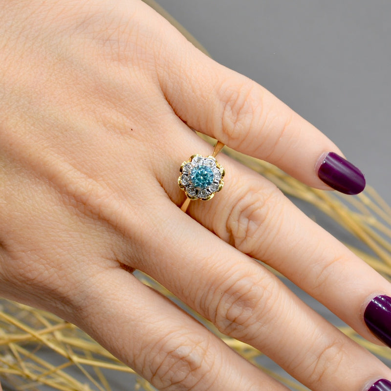 1940s Blue Zircon & Diamonds Flower Design Ring (0.81ct)