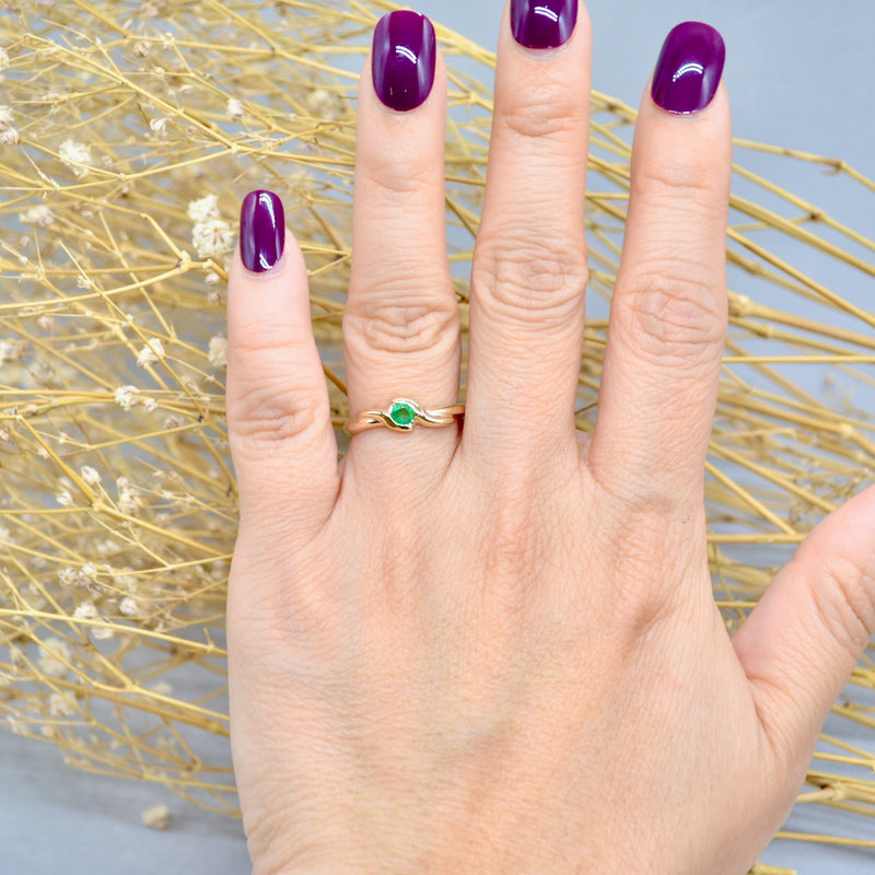 Vintage Natural Emerald Infinity Solitaire Set Band