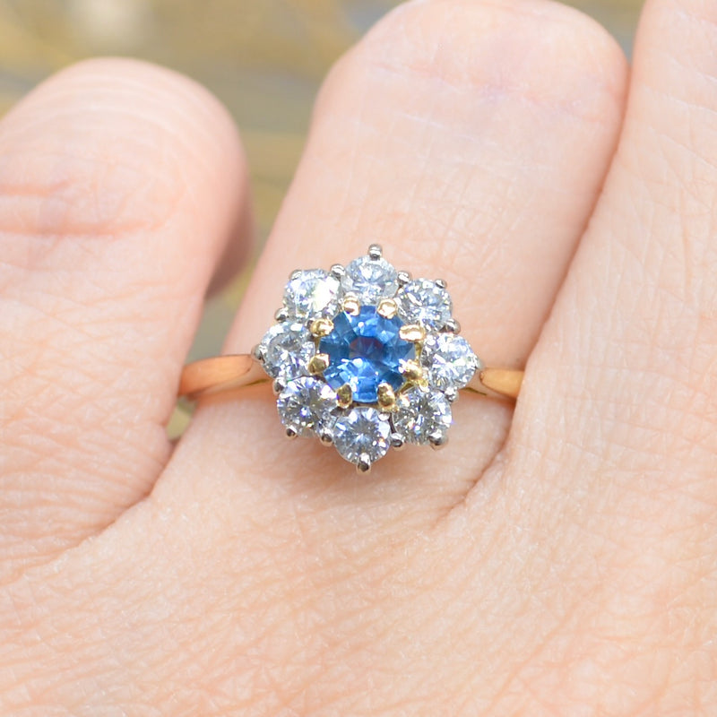 1990s 18ct Yellow Gold Blue Sapphire & Diamond Halo Daisy Engagement Ring (1.42cts)