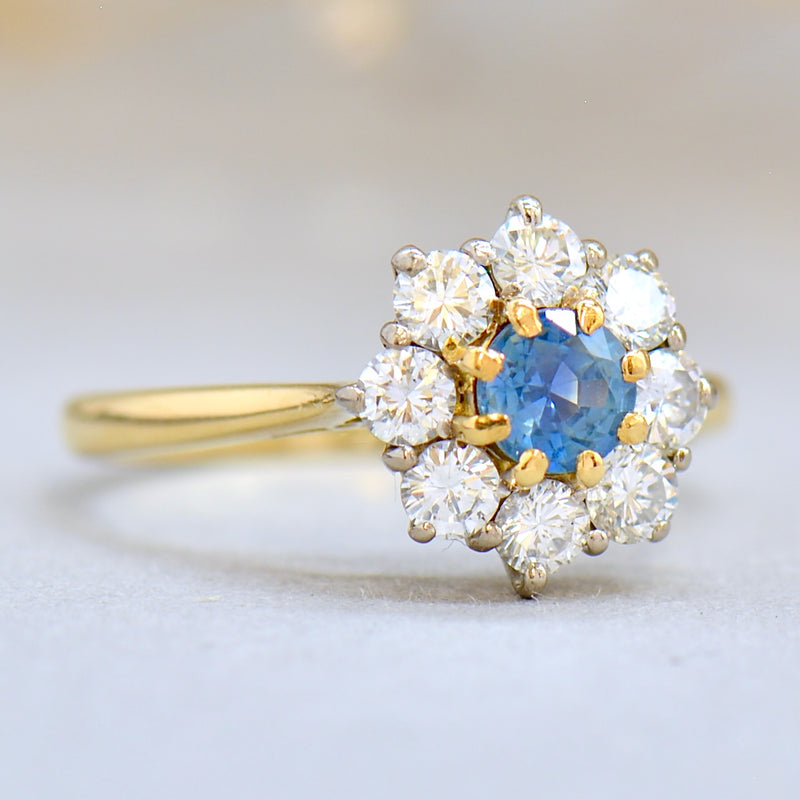 1990s 18ct Yellow Gold Blue Sapphire & Diamond Halo Daisy Engagement Ring (1.42cts)