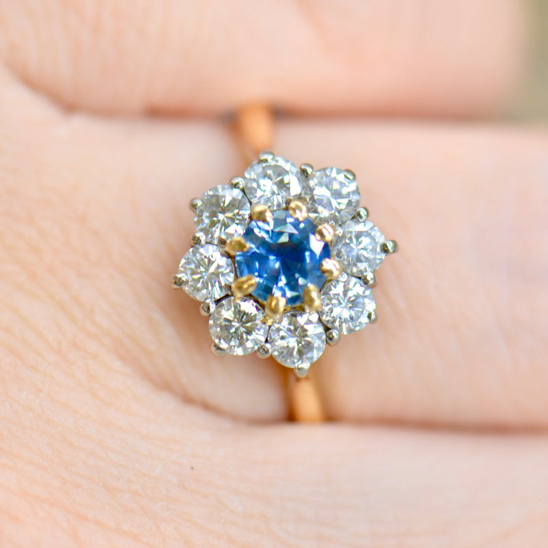 1990s 18ct Yellow Gold Blue Sapphire & Diamond Halo Daisy Engagement Ring (1.42cts)