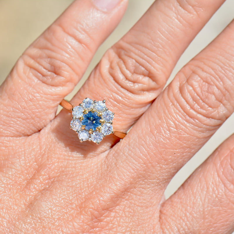 Vintage 1990s Cornflower Blue Sapphire & Diamond 18ct Yellow Gold Halo Daisy Engagement Ring (1.42cts)