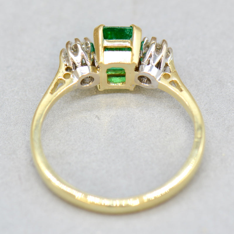 18ct Yellow Gold Emerald & Diamond Trilogy Three-Stone Ring (0.97ct)