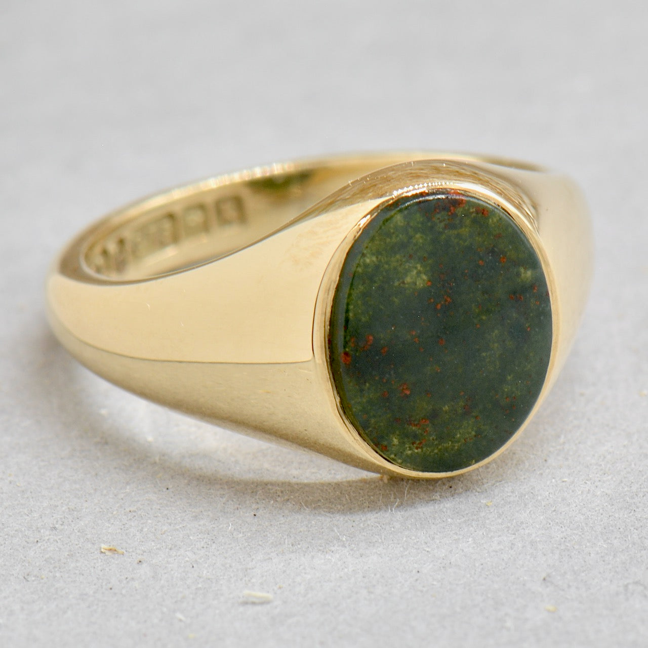 Vintage 1950s 9ct Yellow Gold Bloodstone Signet Ring