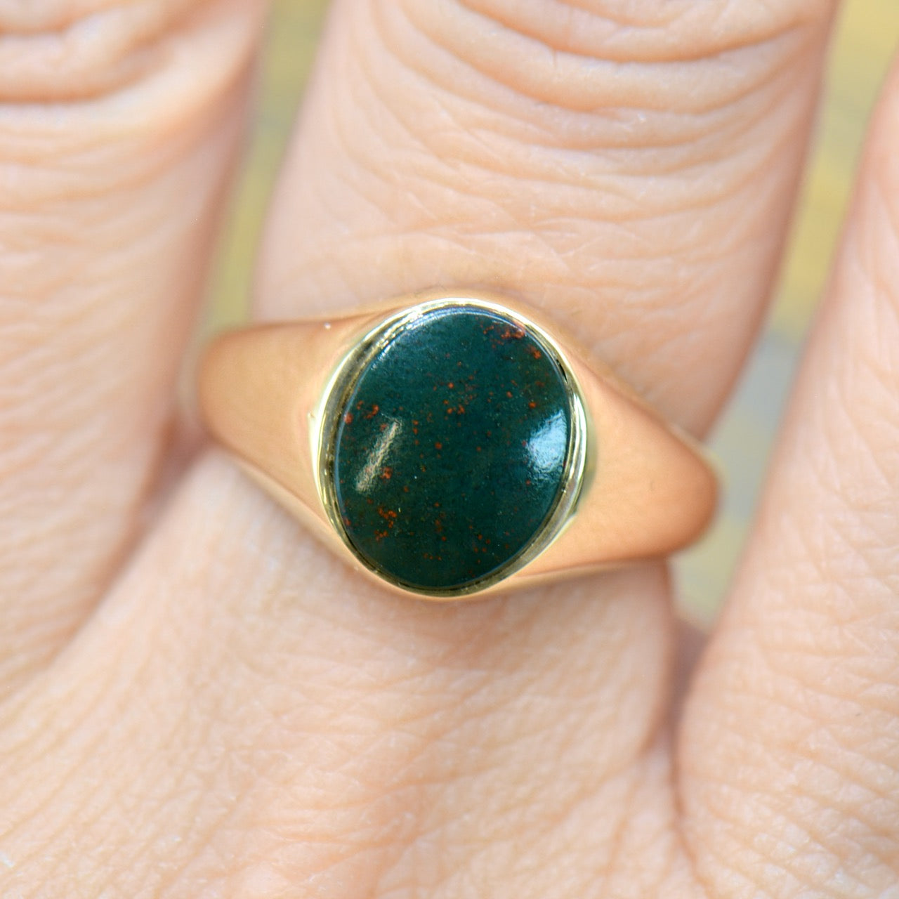 Vintage 1950s 9ct Yellow Gold Bloodstone Signet Ring