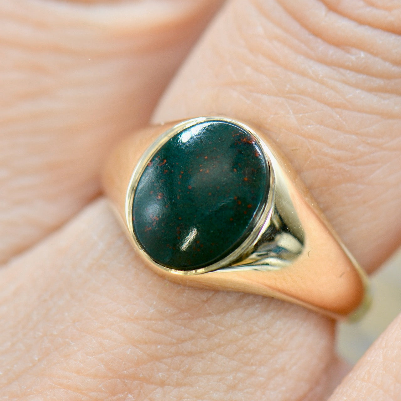 Vintage 1950s 9ct Yellow Gold Bloodstone Signet Ring