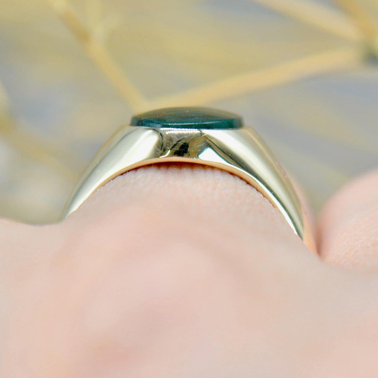 Vintage 1950s 9ct Yellow Gold Bloodstone Signet Ring