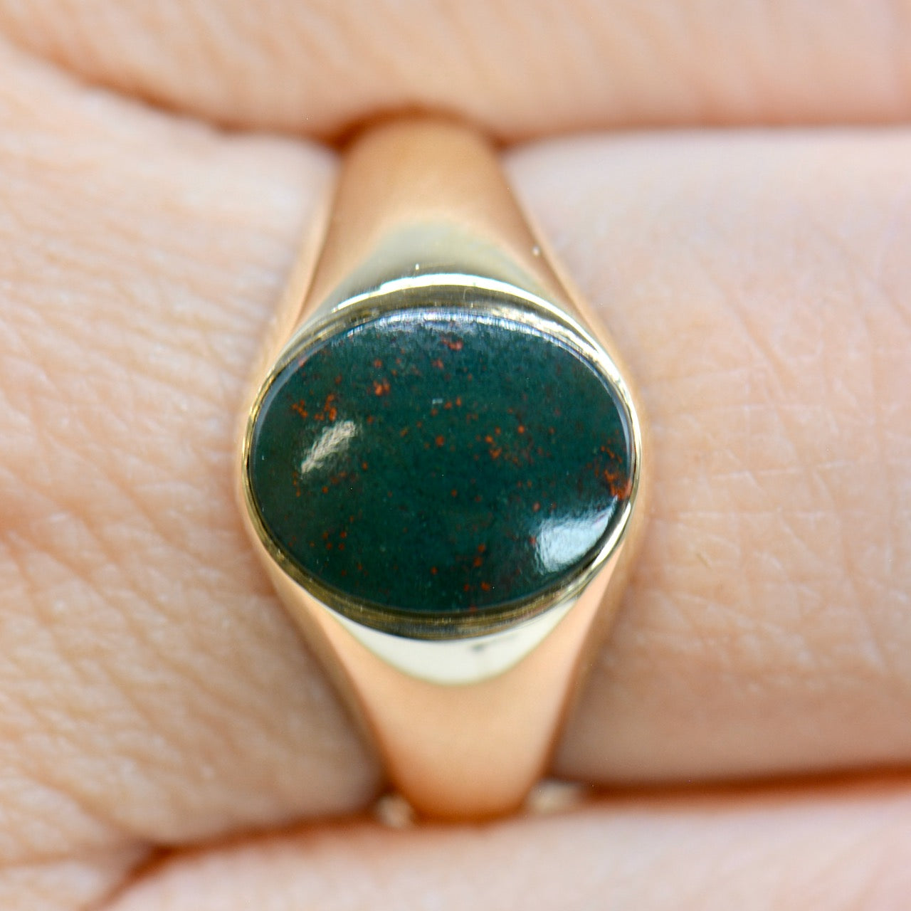 Vintage 1950s 9ct Yellow Gold Bloodstone Signet Ring