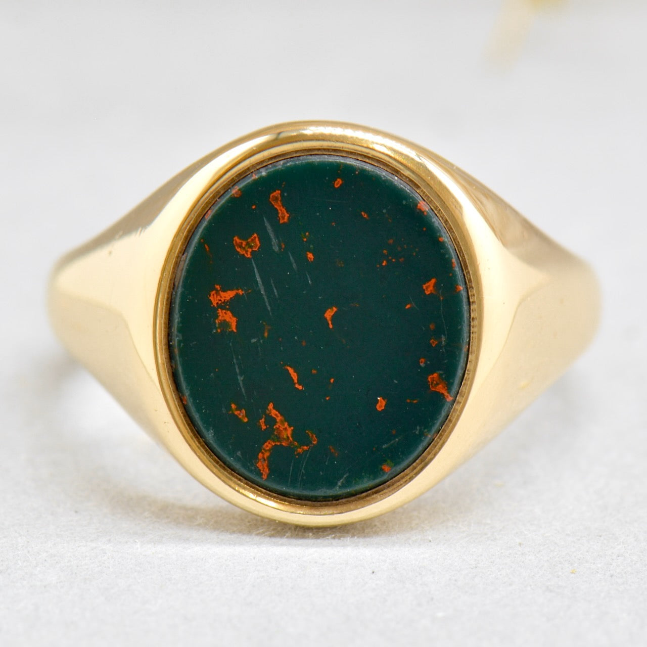 Vintage 1960s Large & Chunky Bloodstone 9ct Yellow Gold Signet Ring