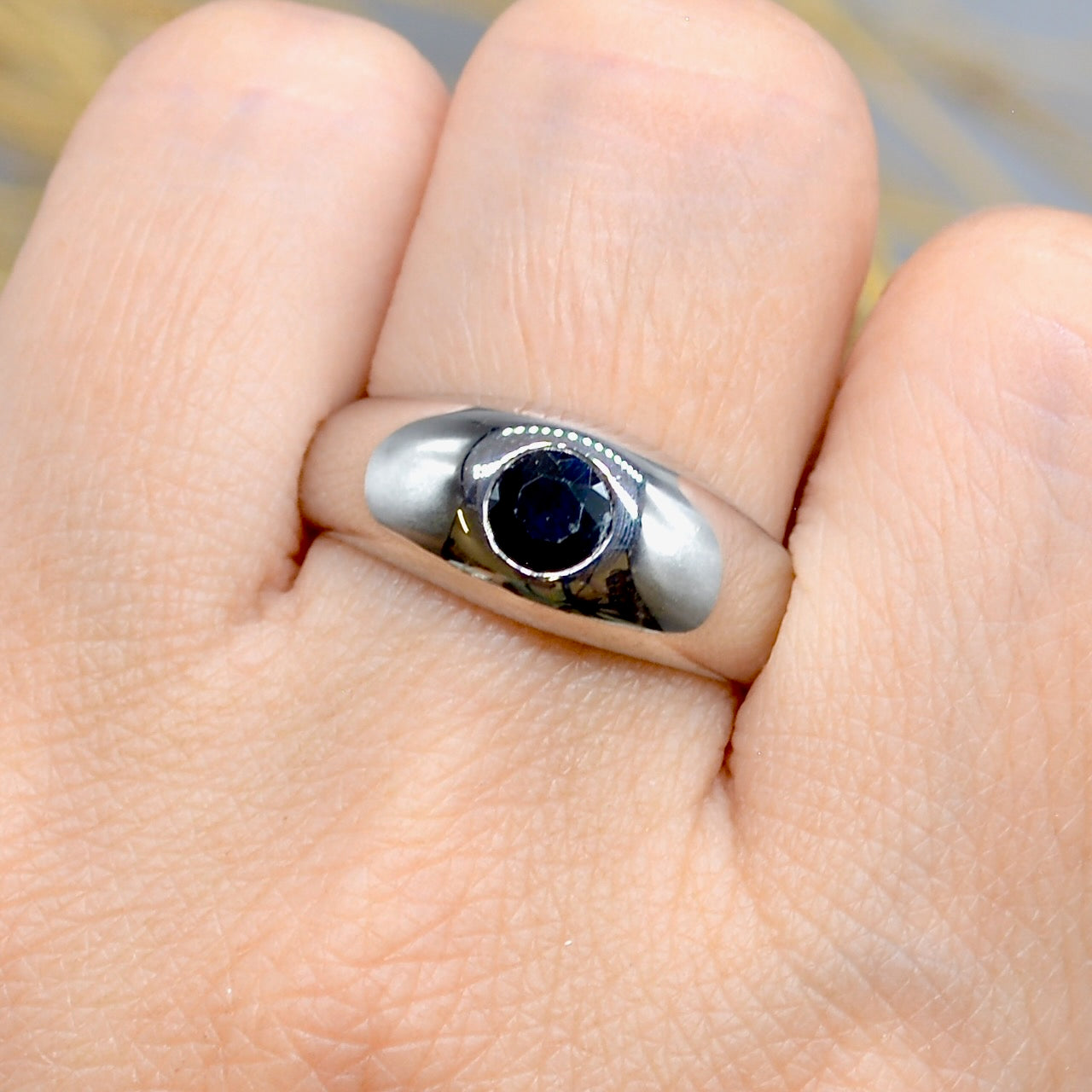 Vintage Chunky & Hefty 9ct White Gold Dark Sapphire Signet Ring