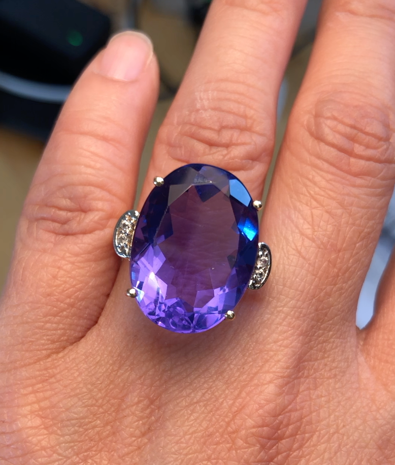 Large Colour Change Fluorite and White Zircon 9ct Yellow Gold Dress Ring (22.50cts)