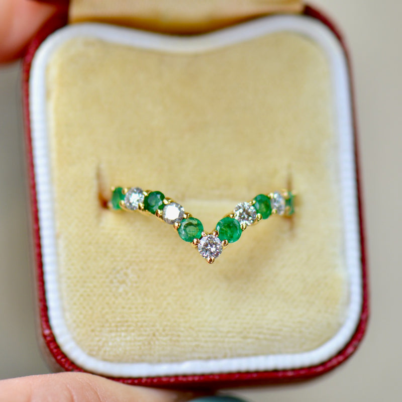 Vintage 1980s Emerald & Diamond 18ct Yellow Gold V-Shape Wishbone Ring (0.95ct)