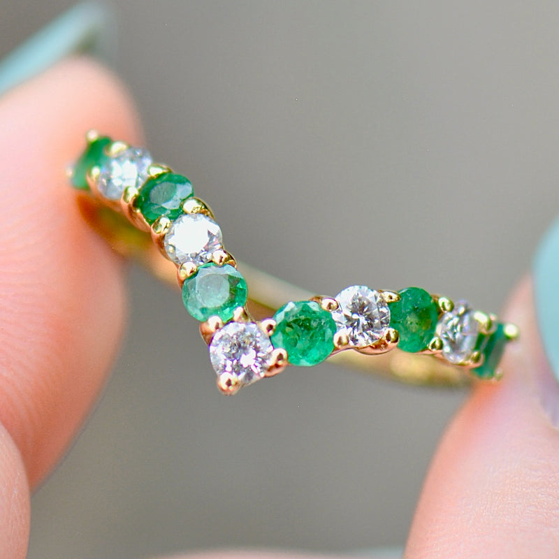 Vintage 1980s Emerald & Diamond 18ct Yellow Gold V-Shape Wishbone Ring (0.95ct)