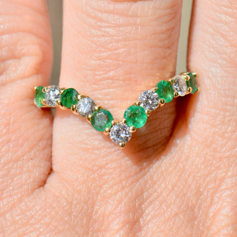 Vintage 1980s Emerald & Diamond 18ct Yellow Gold V-Shape Wishbone Ring (0.95ct)