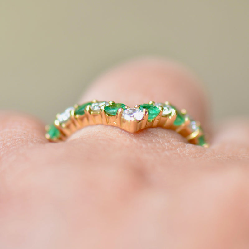 Vintage 1980s Emerald & Diamond 18ct Yellow Gold V-Shape Wishbone Ring (0.95ct)