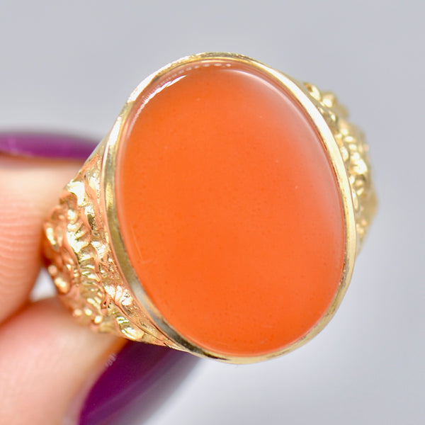 1970s Engraved Large Carnelian 9ct Yellow Gold Signet Ring