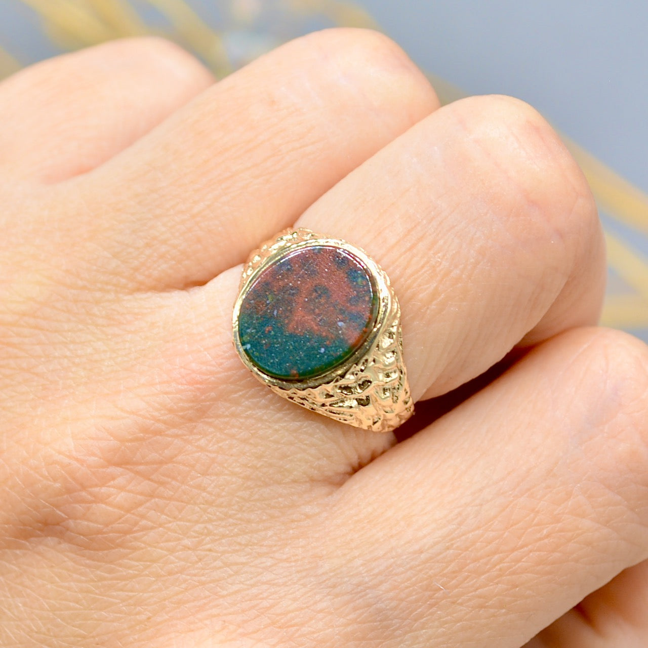 Vintage Bloodstone 9ct Yellow Gold Mens Oval Signet Ring