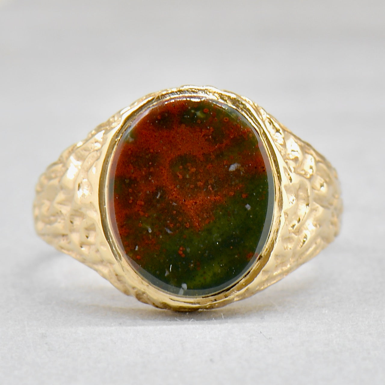 Vintage Bloodstone 9ct Yellow Gold Mens Oval Signet Ring