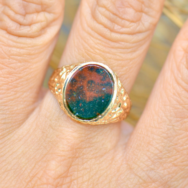 Vintage Bloodstone 9ct Yellow Gold Mens Oval Signet Ring