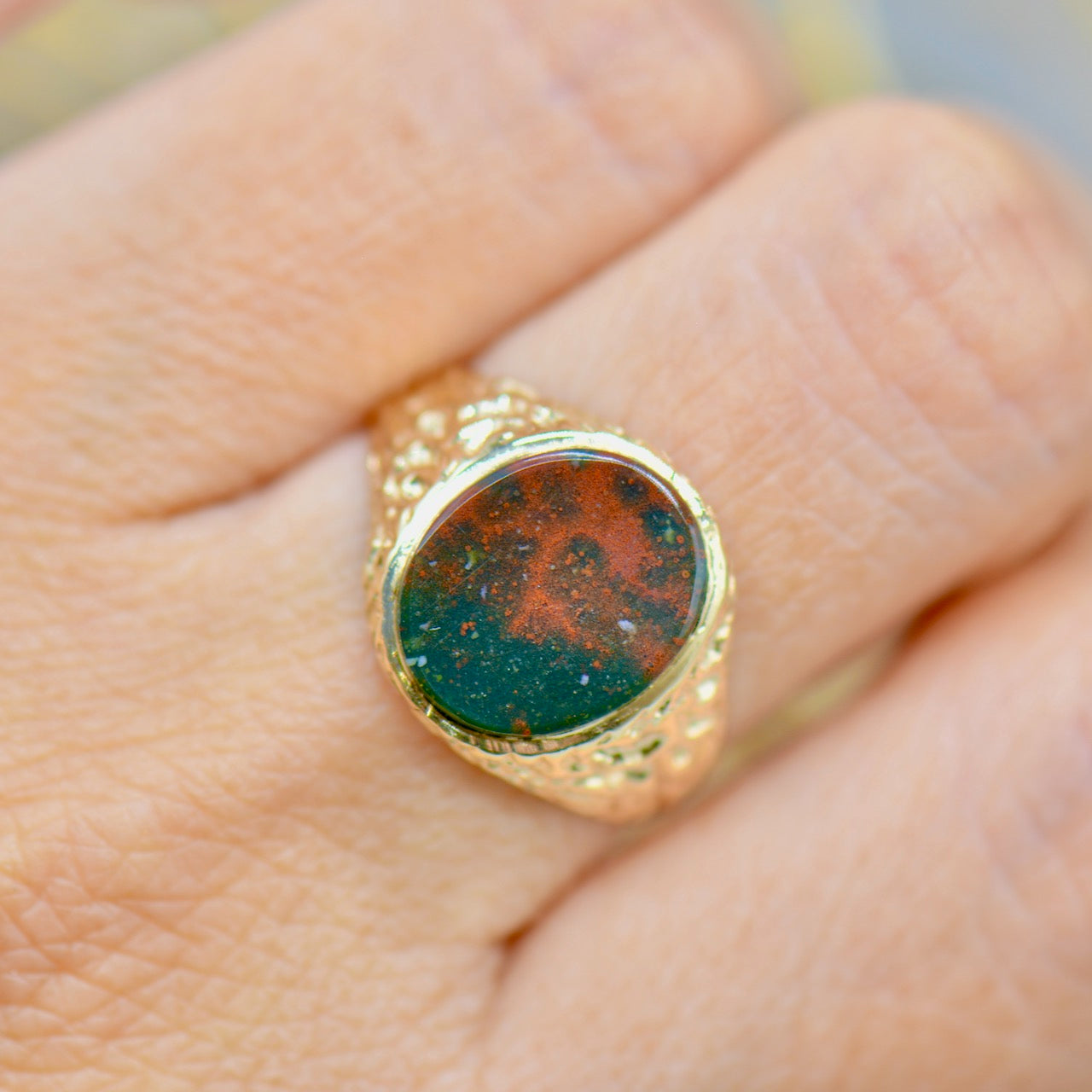 Vintage Bloodstone 9ct Yellow Gold Mens Oval Signet Ring