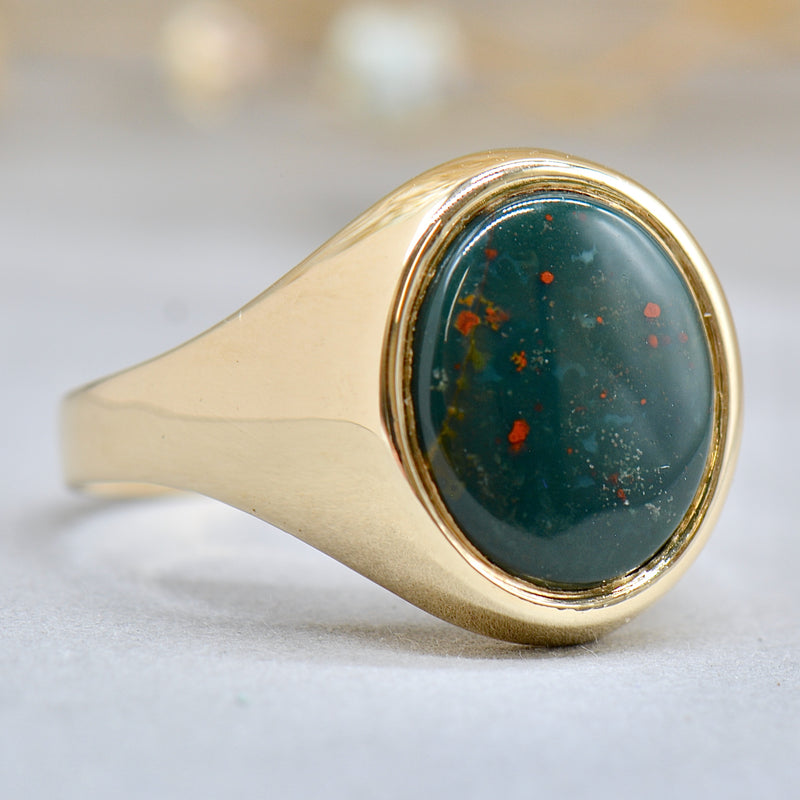 Vintage 1970s Bloodstone 9ct Yellow Gold Mens Oval Signet Ring