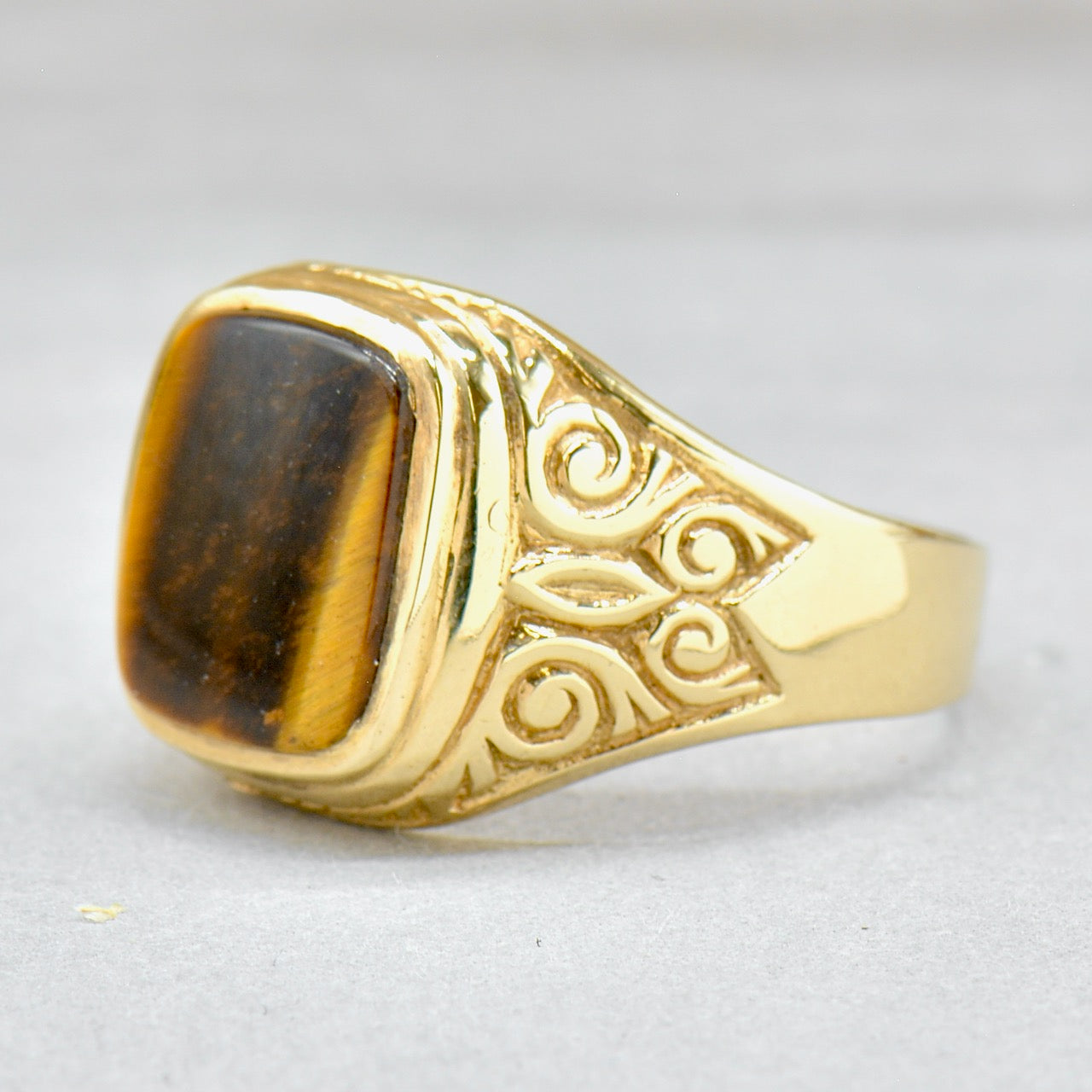 Vintage 1980s Tiger’s Eye 9ct Yellow Gold Mens Engraved Rectangle Signet Ring