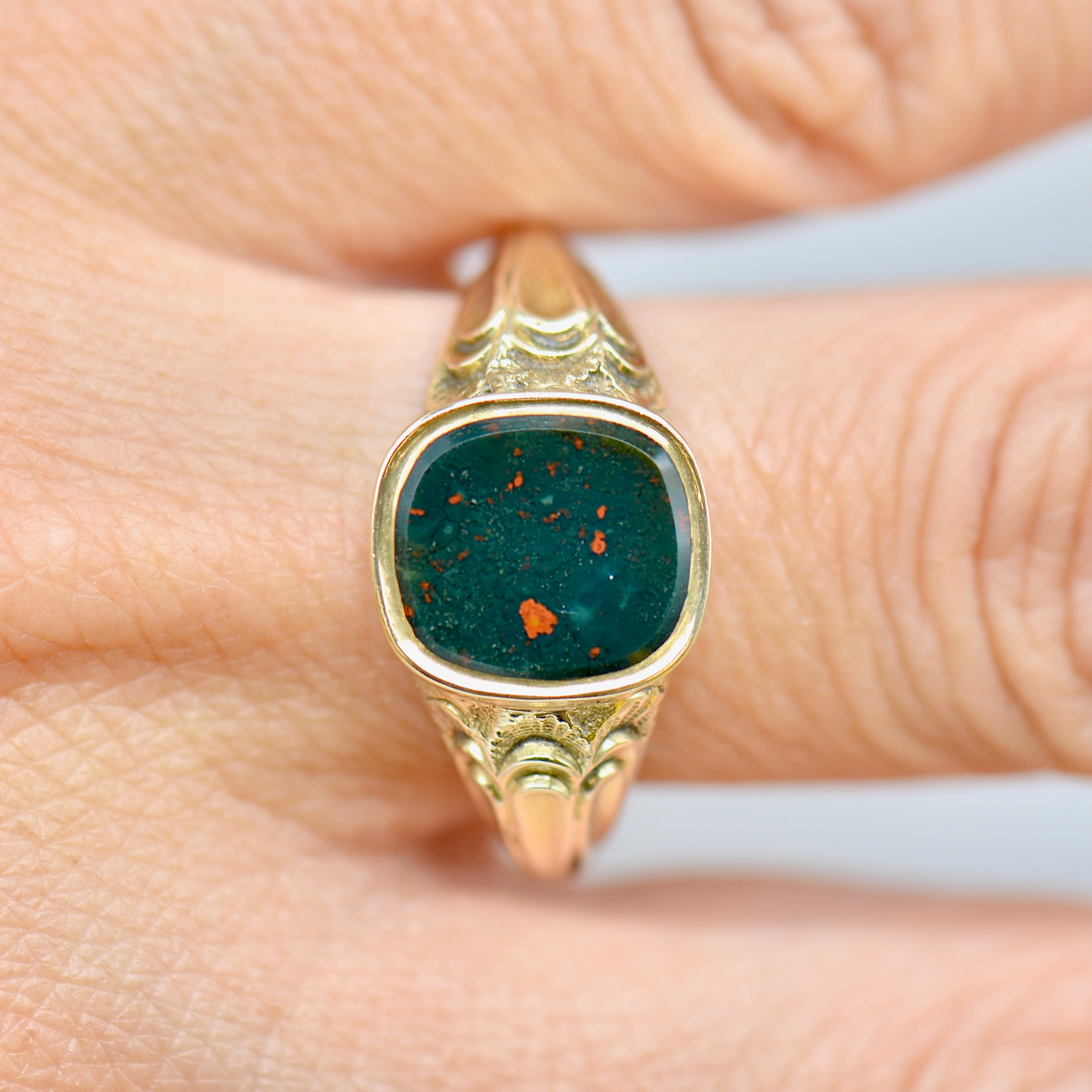 Victorian 14ct Yellow Gold Bloodstone Engraved Bezel Set Signet Ring