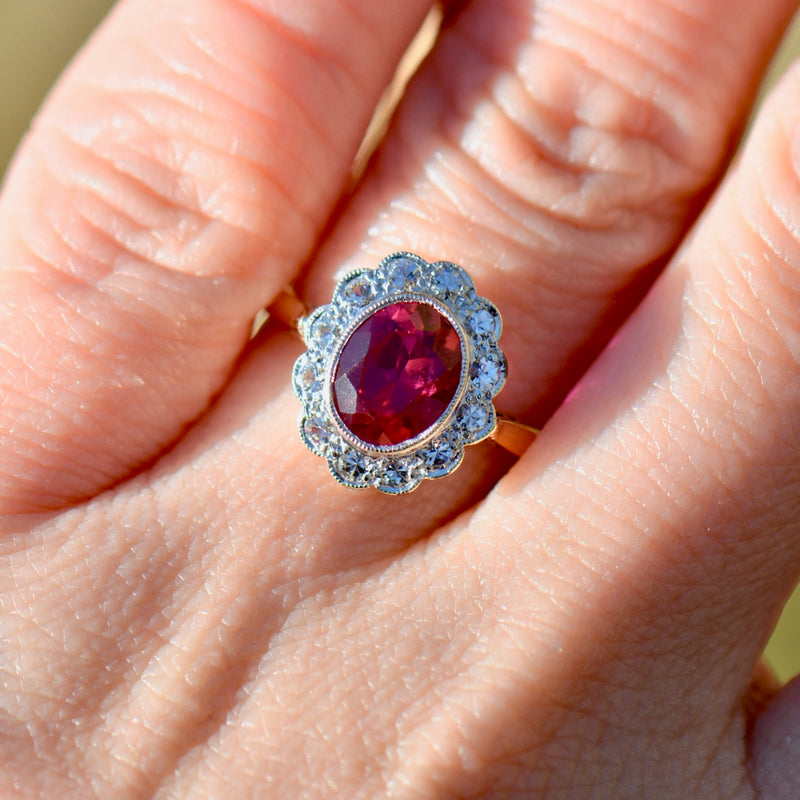 Vintage 9ct Yellow Gold Synthetic Ruby & CZ Daisy Ring