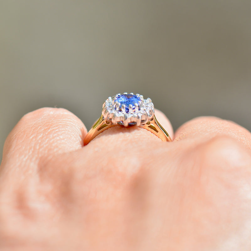 Cornflower Blue Sapphire & Diamond 18ct Yellow Gold Halo Ring (1.25cts)