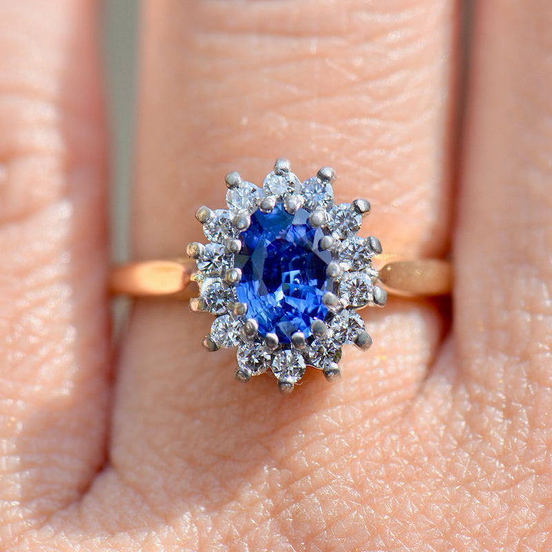 Cornflower Blue Sapphire & Diamond 18ct Yellow Gold Halo Ring (1.25cts)