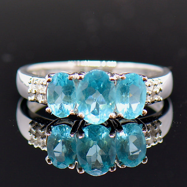 Vintage 9CT White Gold Neon Apatite & Diamond Trilogy Ring