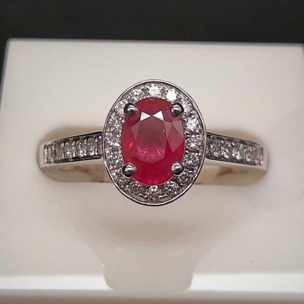 紅寶石與鑽石簇狀戒指
